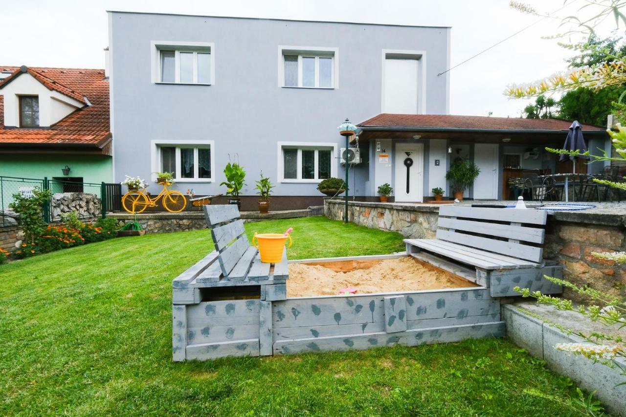 Apartment Livi Mikulov Ngoại thất bức ảnh