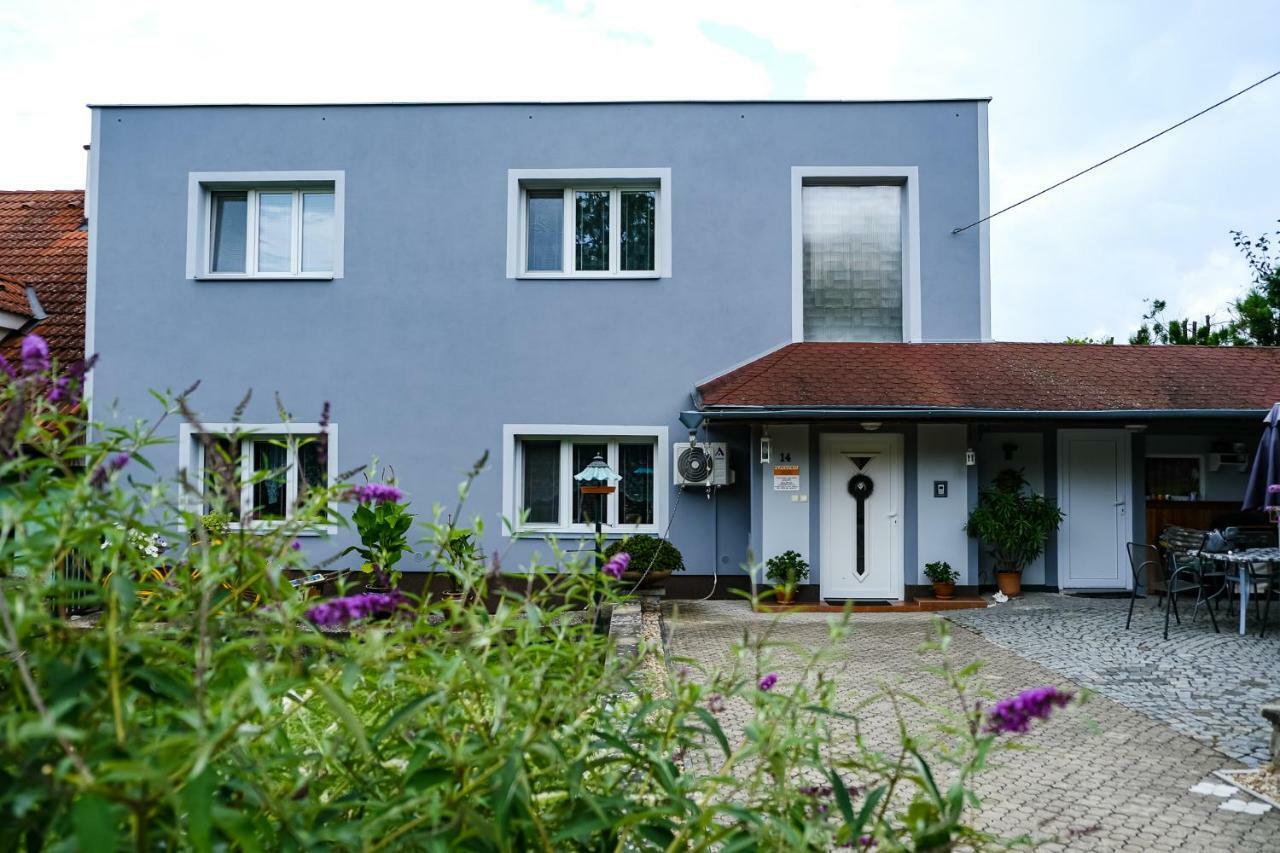 Apartment Livi Mikulov Ngoại thất bức ảnh